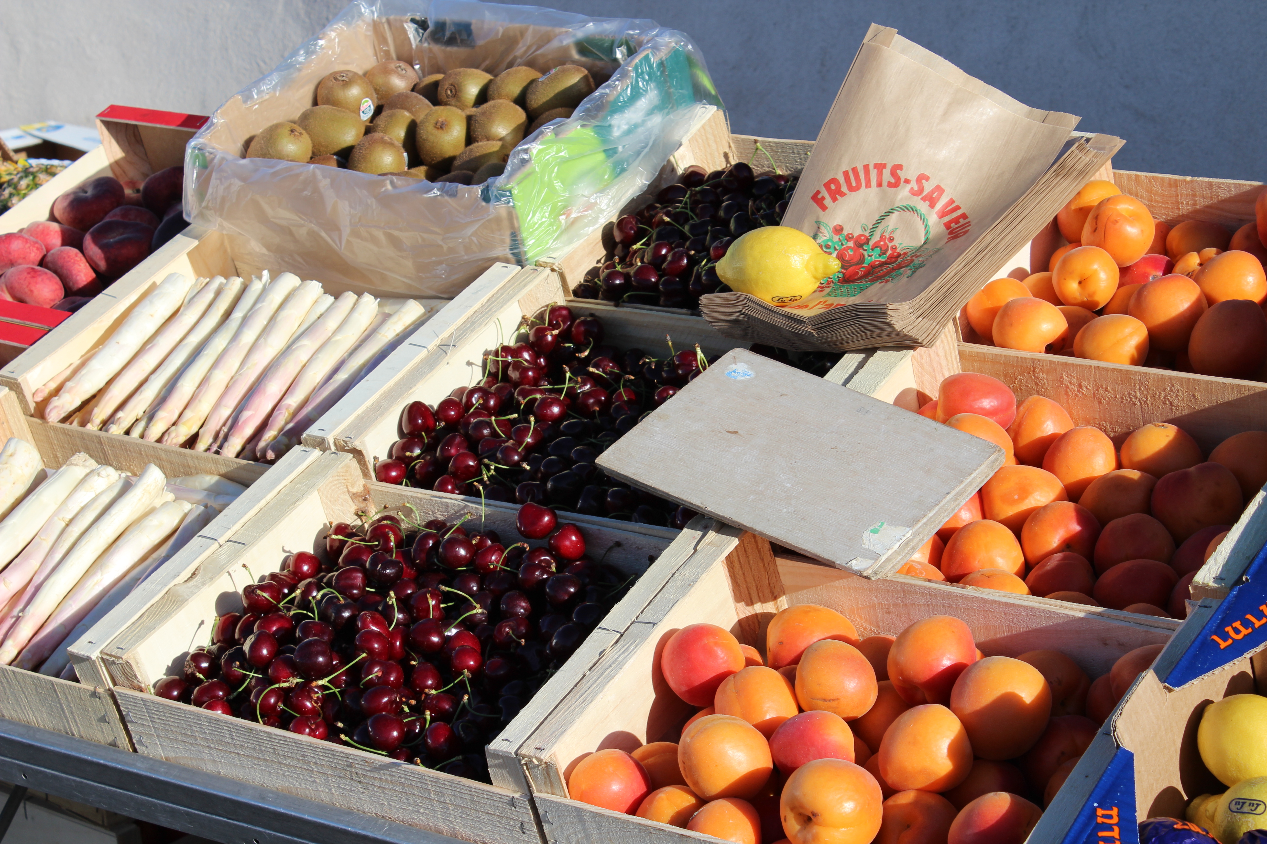 Commerce De Details Mairie De Saint Mitre Les Remparts
